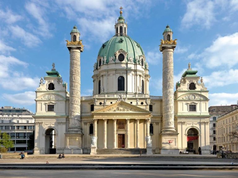 כנסיית קארלס (Karlskirche) בוינה